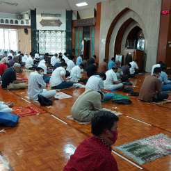 Sholat Jum’at di Masjid Al Ikhlas Saat Pandemi COVID-19